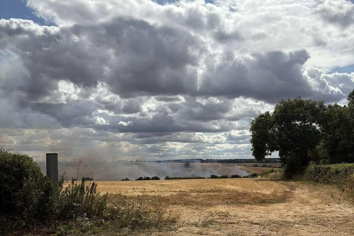 Farmers helped firefighters tackle field fire in Northamptonshire which destroyed large area of land